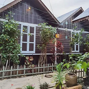 Mykampung Chalet Guest house Ipoh